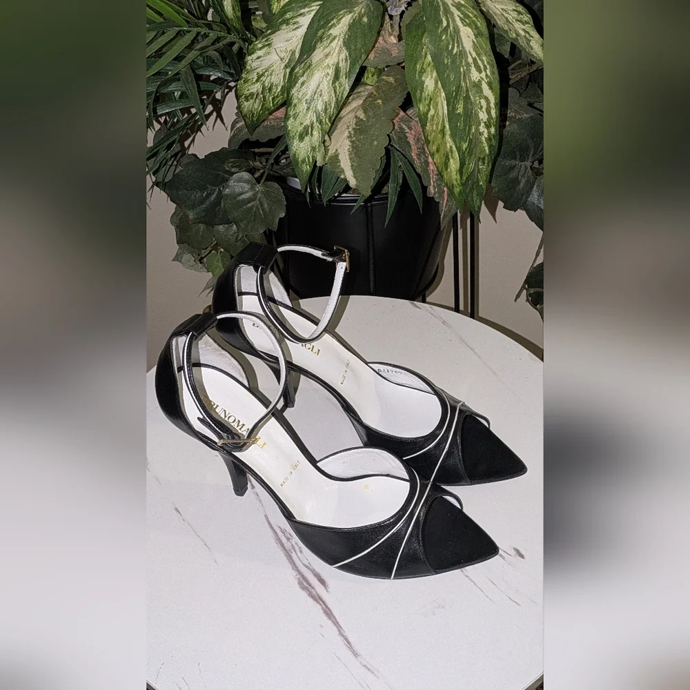 *Rare* Bruno Magli Black Women's Heels - Picture 6 of 12